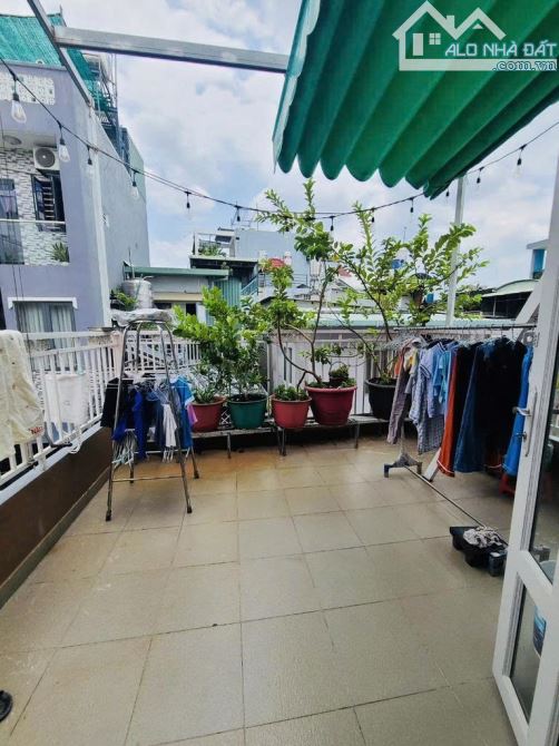 NHÀ ĐẸP CHỐT NGAY- 3 TẦNG BTCT- PHƯỜNG 11 TRUNG TÂM -~40M2 NGANG 4M - CHỈ 5.xx TỶ - 4