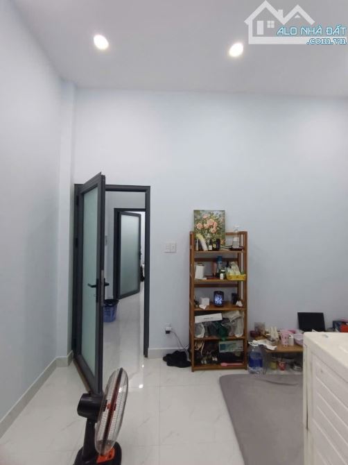 Nhà rộng mới, đường Cống Lở gần Phan Huy Ích, 4.95 tỷ - 4