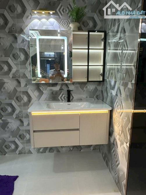 BÁN NHÀ HẺM 8M PHAN HUY ÍCH,4 TẦNG,80M2, GIÁ 10,9 TỶ (TL) - 4