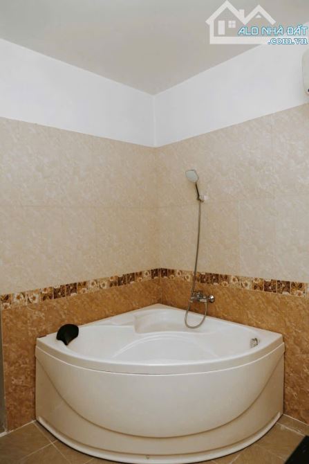 Cho thuê khách sạn Lê Hồng Phong , Hải Phòng - DT 155m - 18 phòng - PCC đầy đủ - 4