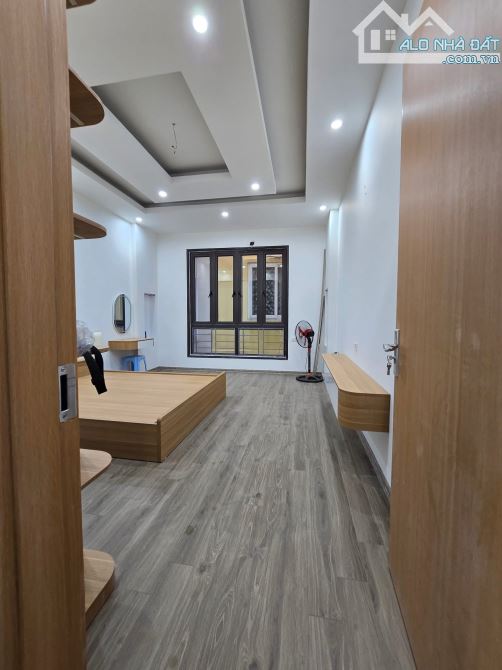Vũ Tông Phan – 5 Tầng Đẹp, 39m², Full Nội Thất, Cách Phố Vài Bước – 9 Tỷ - 4