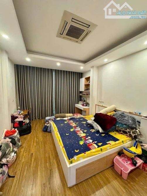 Hoàn Kiếm * Mặt Phố Kinh Doanh – 5 Tầng Ôtô Lùi Nhà – Sổ Nở Hậu 9,78 Tỷ ( có thương lượng - 4
