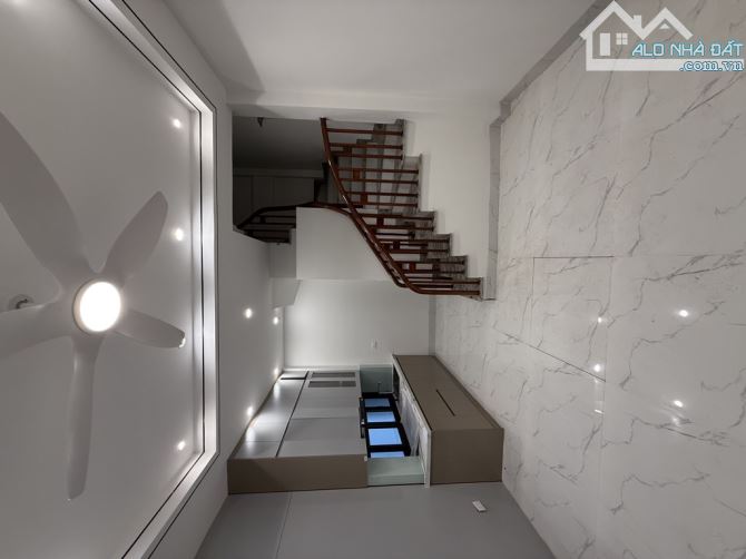 BÁN NHÀ NGÔ GIA TỰ, LONG BIÊN,  DT 32M,  5 TẦNG , CHỈ 5,3 TỶ - 4