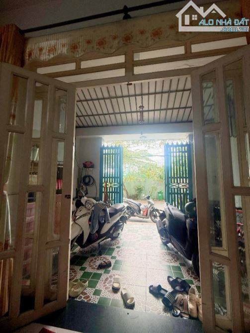 4 TẦNG-HƯƠNG LỘ 2 - BÌNH TRỊ ĐÔNG A- BÌNH TÂN- DT: 4.6*16M -6 TỶ 350 - 4
