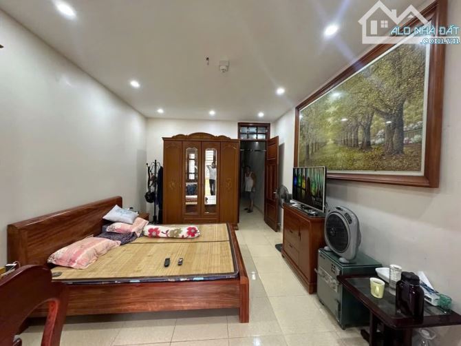 Bán gấp nhà Ngõ 26 Nguyên Hồng 74m² 5 tầng ô tô tránh giá chỉ 21,2 tỷ thương lượng sâu - 4