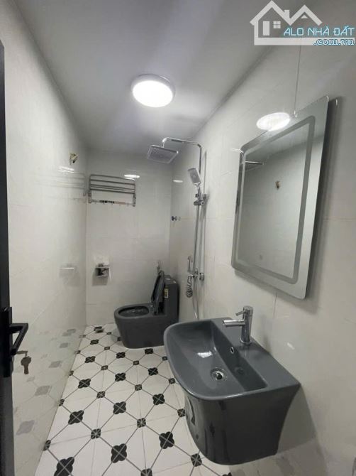 🏠 Bán nhà phân lô Hoàng Mai – 48m² x 5 tầng, giá 9.85 tỷ – Ô tô vào nhà - 4