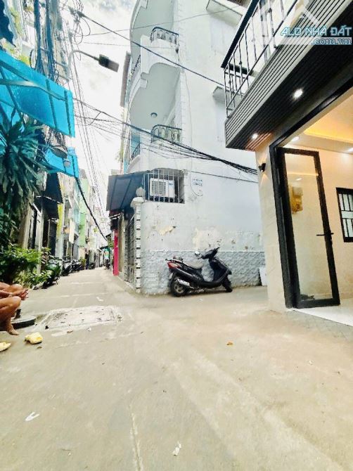 BÁN NHÀ HẺM 136 NGUYỄN THỊ TẦN, P.2, QUẬN 8 - 4