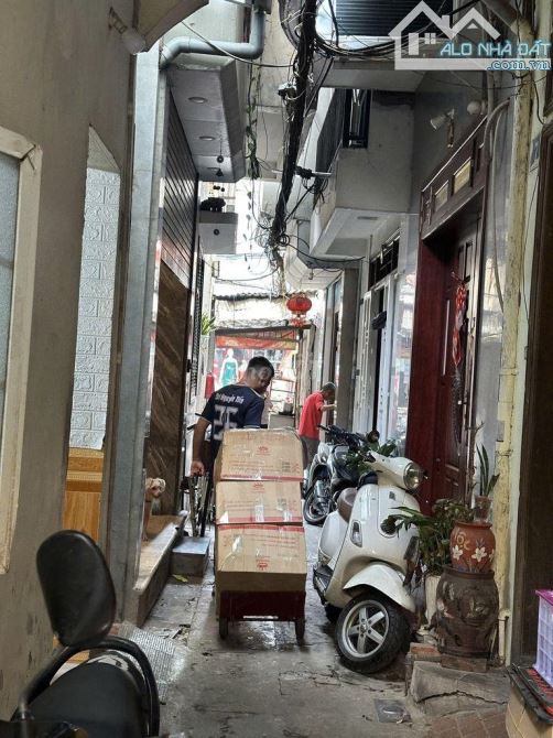 Cho thuê nhà nguyên căn ngõ 328 Bạch Đằng, Chương Dương Độ, Hoàn Kiếm. DY 35m x 2 tầng, - 4