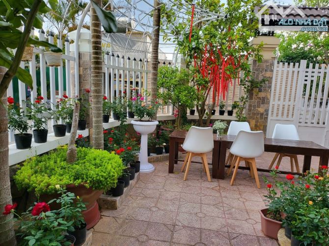 Cần bán villa 2 MẶT TIỀN Sương Nguyệt Ánh-  P9 Đà Lạt. -  16.5 tỷ - 5