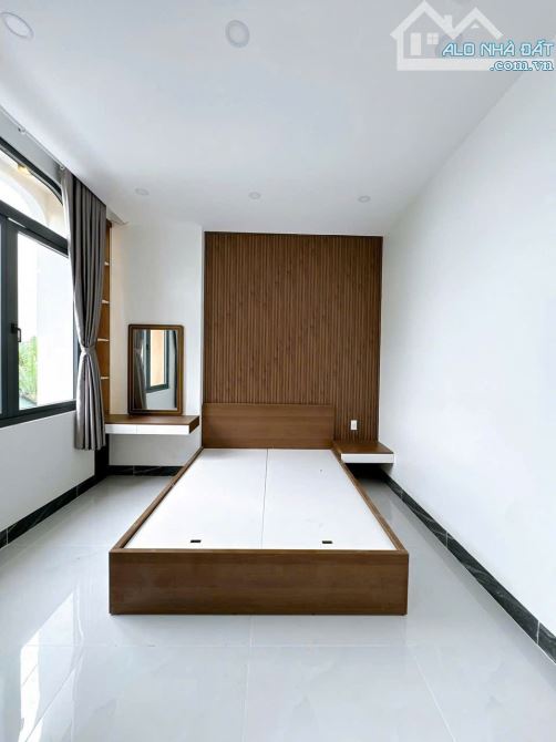 NHÀ 2 TẦNG FULL NỘI THẤT– XE HƠI VÀO TẬN NHÀ – GẦN CHỢ BÌNH CHÁNH .2Tỷ5.100m2 - 5
