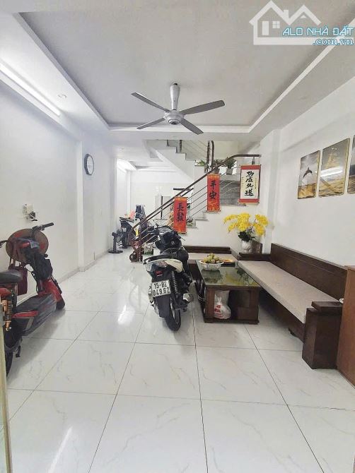 Bán nhà 3 tầng độc lập ngõ 81 Phạm Hữu Điều - 5