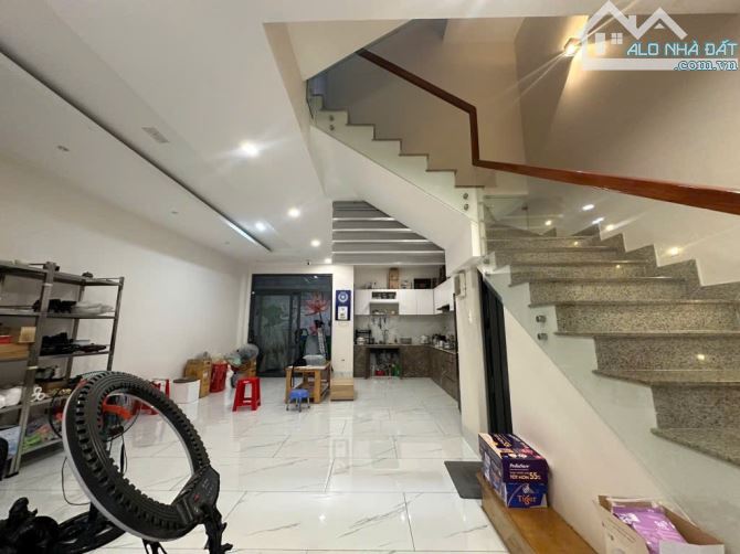 Biệt Thự Mini Ngang Bề Thế Hơn 6,7m - 4 Tầng - 5PN - Hơn 88m2/sàn - 7,68Tỷ TL Tốt - 5