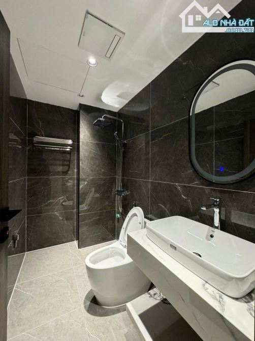 NHÀ 6 TẦNG HOÀNG HOA THÁM, 60M2 x 7T, THANG MÁY, 2 THOÁNG, Ô TÔ ĐỖ CỬA – CHỈ 10 TỶ - 5