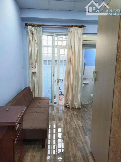nhà đẹp, quận 3 cần bán gấp. hẻm 62 lý chính thắng quận 3. giá rẻ - 5