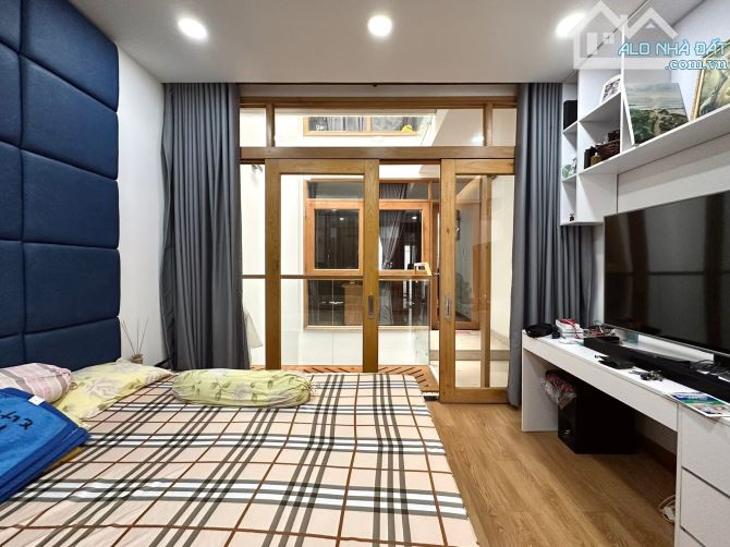 BÁN NHÀ 5 TẦNG  MẶT TIỀN NGUYỄN HẬU - TRƯƠNG VĨNH KÝ - DT:65M2 - NGỘP 7 TỶ - 5