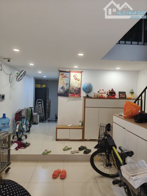 🏠🏠PHÚ NHUẬN-TRƯỜNG SA-59M -5TẦNG- HẺM XE HƠI 6M THÔNG LÊ VĂN SỸ -CHỈ 16,5TỶ. - 5