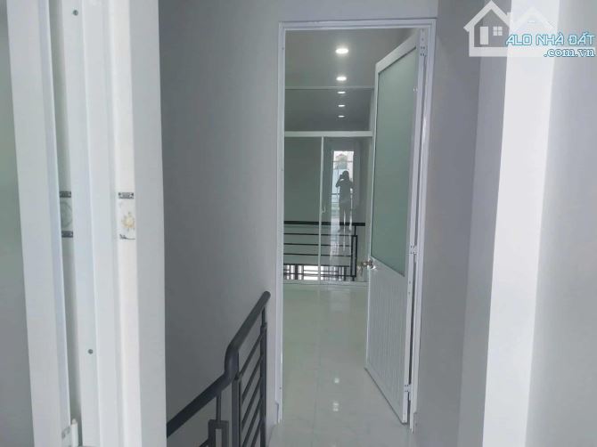 Bán Nhà Song Hành, khu Phố Ẩm Thực sằm uất, 56m2, 2 Tầng BTCT Đường 4 xe hơi ngủ trước nhà - 5