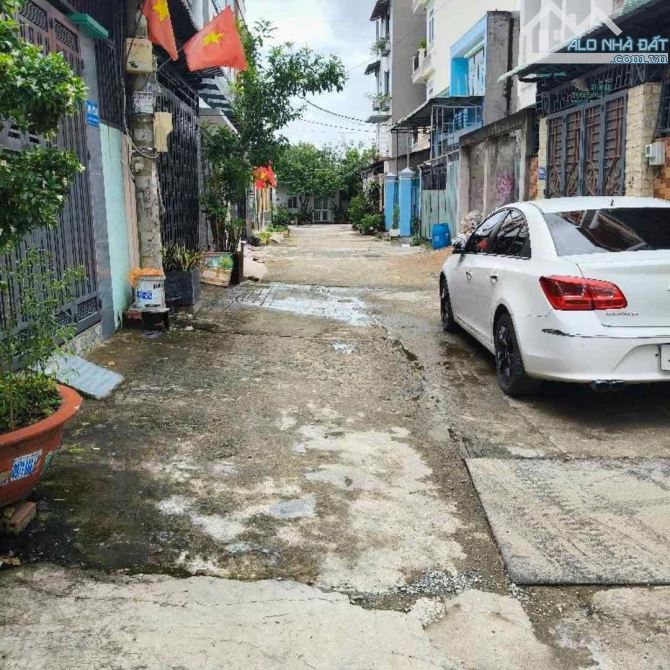 BÁN NHÀ QUẬN 12, HẺM 6M THẠNH XUÂN 40, 5,2 X 16M, CN 81M2, 3 TẦNG, GIÁ 5,5 TỶ - 5