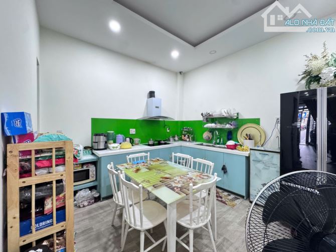 Bán nhà 3 tầng rộng 49,8m2 hẻm ô tô Hùng Vương, Nha Trang - 5