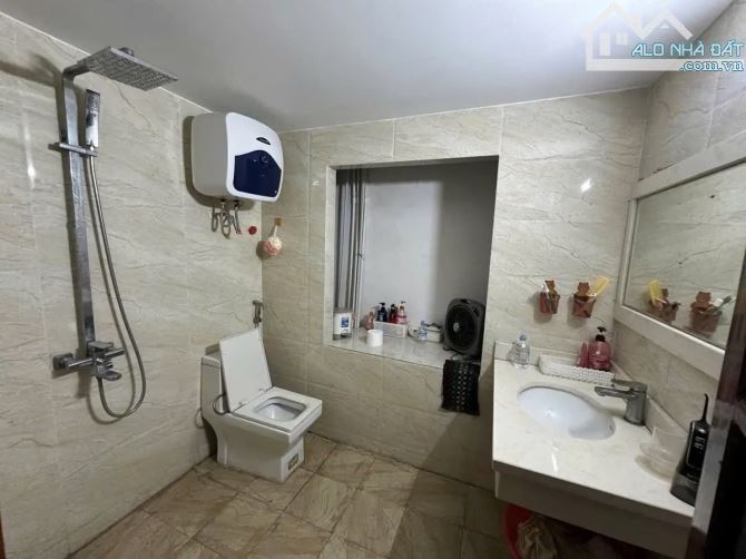 Bán gấp nhà Ngõ 26 Nguyên Hồng 74m² 5 tầng ô tô tránh giá chỉ 21,2 tỷ thương lượng sâu - 5