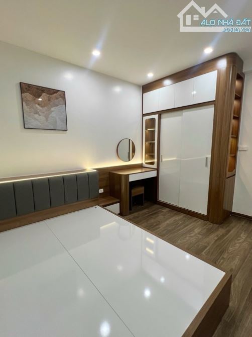 🏩 Bán căn hộ chung cư CT2 Bắc Linh Đàm – 81,1m²/86m² – 3 ngủ – Nội thất full mới – Giá 5, - 5