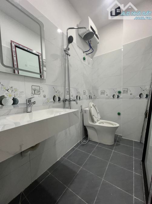 🏡 Nhà tại Sở Dầu – Hồng Bàng (duy nhất còn 1 căn) 📍 Địa chỉ: Chân, Sở Dầu, Hồnn - 5