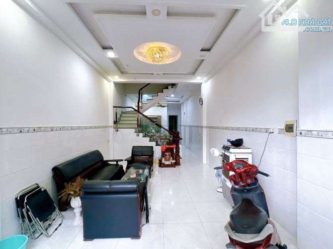 Đường vườn Lài, hẻm 6m thông, khu phân lô đồng bộ.  65m2(4*16).  Nha trệt,lầu, 3pn.  Hơn 6 - 5