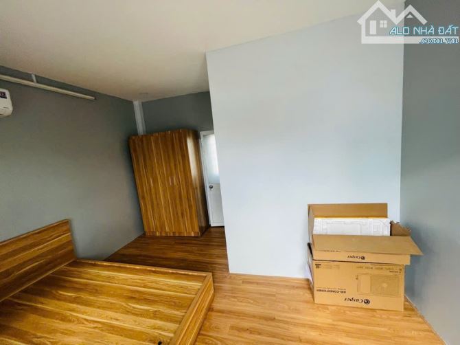 Nhà Thạch Lam khu VIP Tân Phú, 3 tầng, ngang 4.2m, chỉ 2.4 tỷ - 5