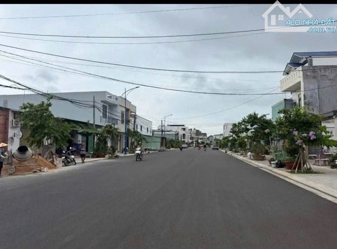🏠CCDV-MS.N22 Bán nhà 1 trệt 1 lầu mặt tiền đường Phạm Văn Dinh p Rạch Dừa tp HCM. Giá 12 - 6