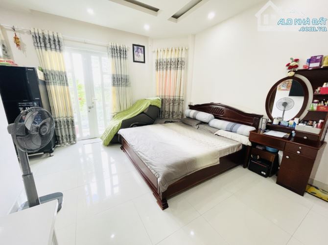 Bán nhà đẹp 3 tầng ,ô tô ngủ trong nhà .Huỳnh Tấn Phát,Quận 7.Giá 7.8 tỷ. - 6