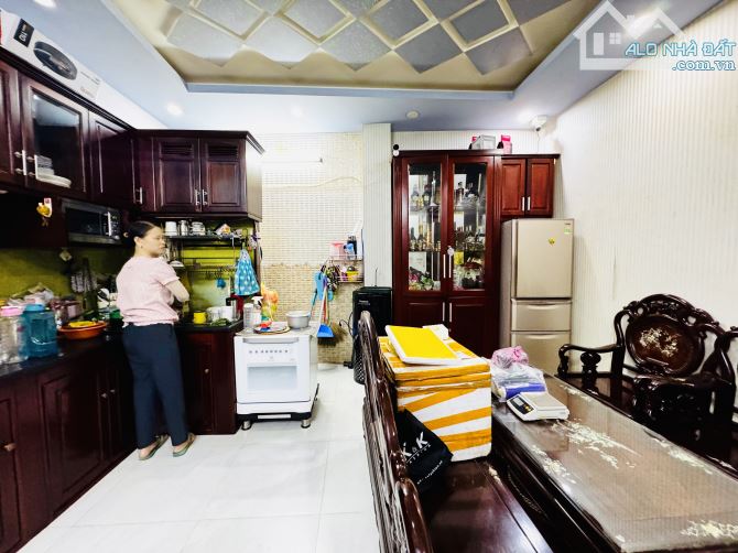 MẶT TIỀN " NGUYỄN TRÃI" Q5- 5.2x9m - 4 TẦNG- SIÊU VỊ TRÍ - CHỈ HƠN 23 TỶ TL - 6