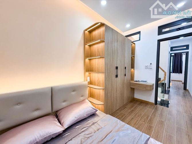Nhà 3 tầng 4 phòng ngủ giá 4 tỷ 680 đường Nguyễn Thái Sơn Phường 4 Gò Vấp SHR full nội t - 6
