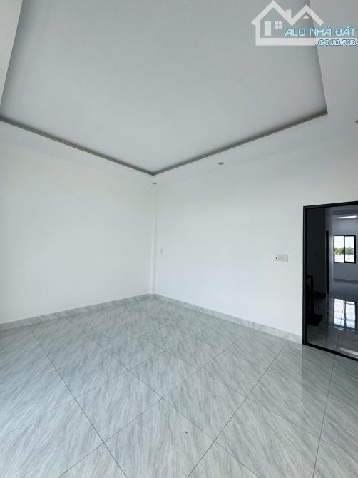 NHÀ LẦU SANG TRỌNG VỚI NÉT CỔ KÍNH NGAY BIÊN HÒA - 6
