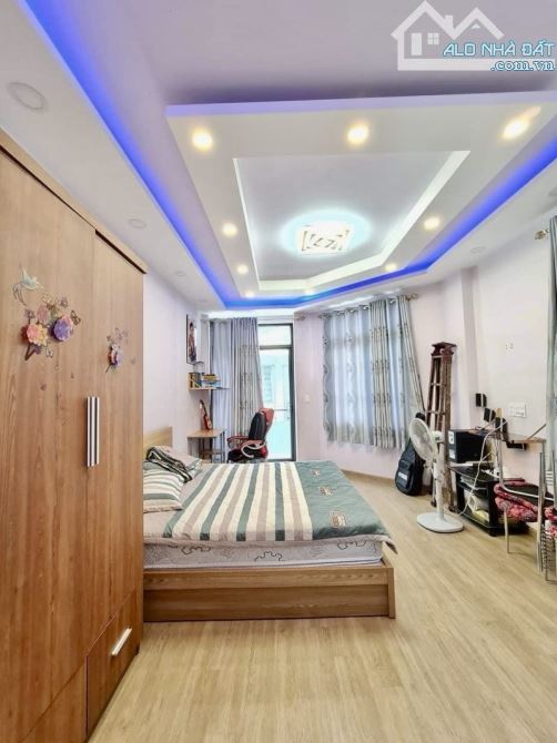 HẺM 8M P. TÂY THẠNH TÂN PHÚ - DT: 4X15M - 5 TẦNG LÔ GÓC NHÀ MỚI - 6