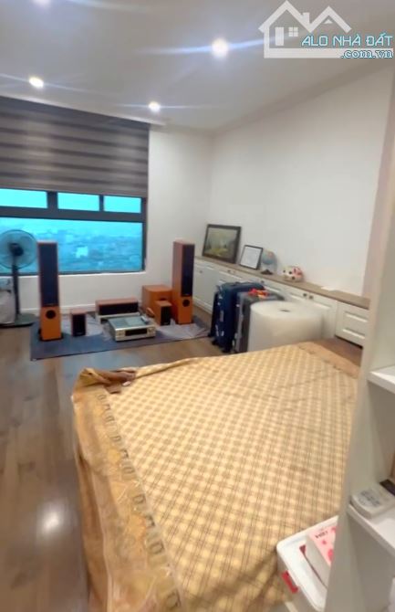 Tòa VNT Tower 19 Nguyễn Trãi. DT 96m -3pn, 2wc. Gia TL - 4