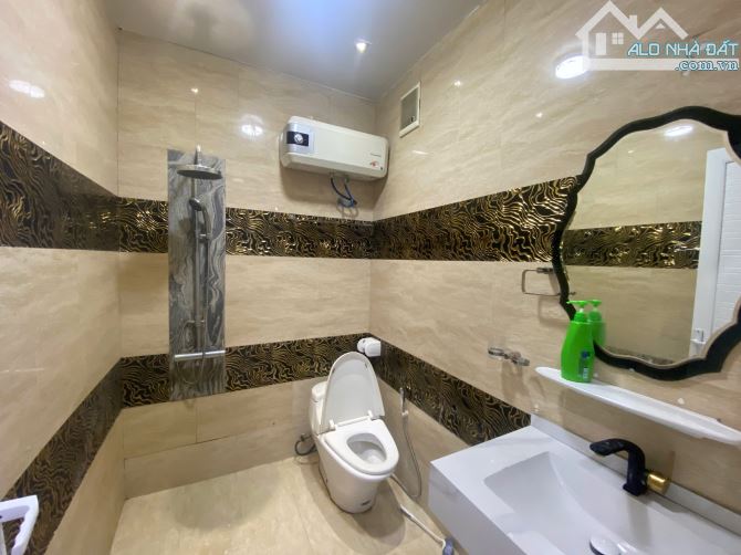 N4653. Cho thuê nhà nguyên căn tại Văn Cao - ô tô chuyển đồ đỗ cửa. - 6