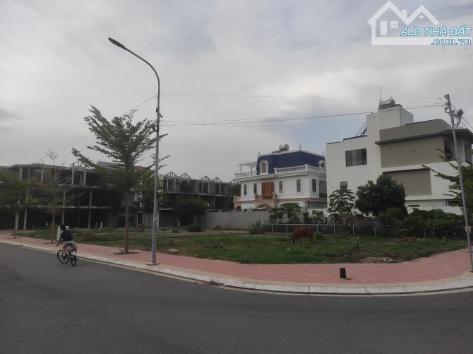 BÁN LÔ ĐẤT GẦN 250m2 ĐƯỢC PHÉP XÂY DỰNG GIÁ CHỈ 58tr/m2 GẦN ĐƯỜNG HÀN ĐIỀU P11 TP VŨNG TÀU - 6