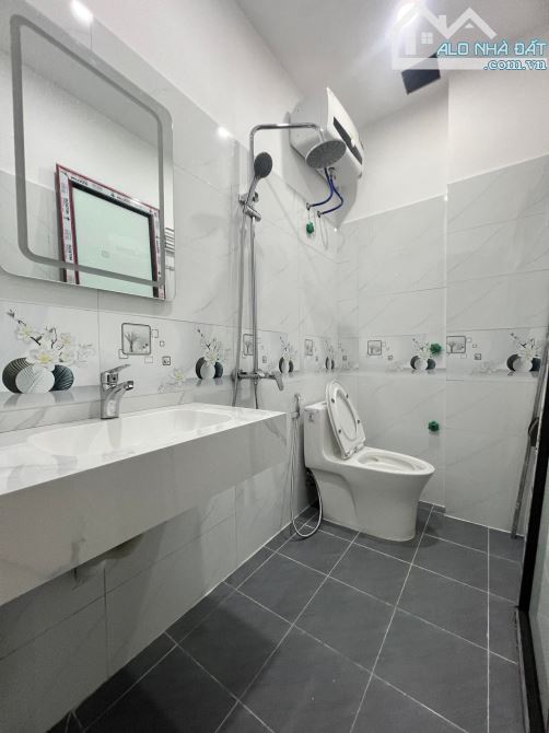 🏡 Nhà tại Sở Dầu – Hồng Bàng (duy nhất còn 1 căn) 📍 Địa chỉ: Chân, Sở Dầu, Hồnn - 6