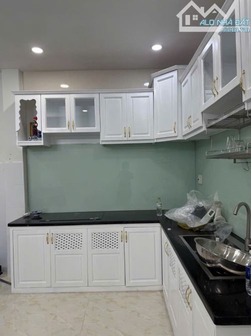 NHÀ 2 TẦNG 5X18 SHR HUỲNH TẤN PHÁT PHÚ XUÂN Q7 – GIÁ 5.5T - 7