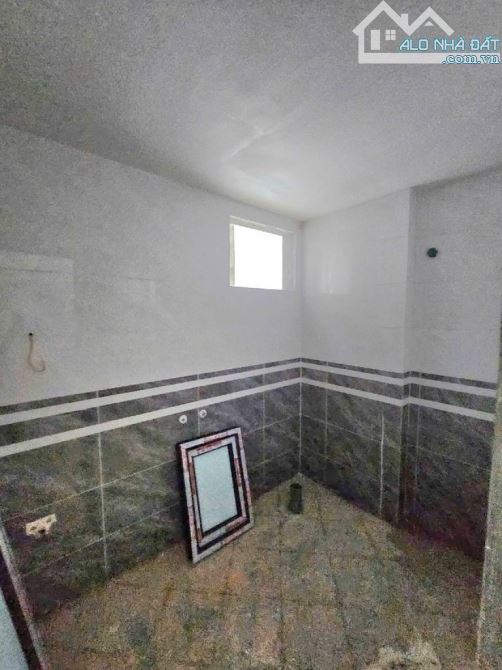Vị trí hiếm, OTo đỗ cổng Ngô Gia Tự - Long Biên 30m x mt 7m x 5T nhỉnh 6 Tỷ cực hiếm - 7