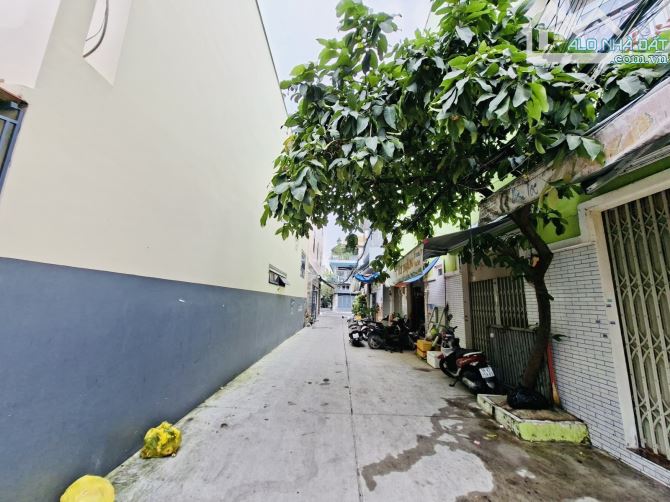 QUẬN 6 – LÔ V CƯ XÁ PHÚ LÂM D – 50M² – 2 TẦNG – HẺM 7 CHỖ VÀO TẬN NHÀ – GIÁ 6.7T - 7