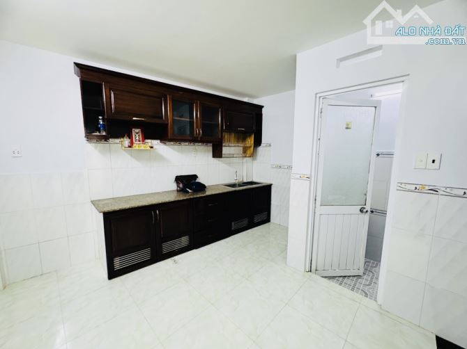 QUẬN 6 -  GẦN CHỢ BÀ HOM – HẺM XE HƠI – CÁCH 1 CĂN RA HẺM XE TẢI – 2 TẦNG  – NHỈNH 4T - 7