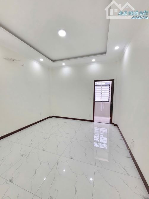 Bán nhà 1T2L 4x20m hoàn công, mặt tiền Nguyễn Thị Khắp, đang thuê 10tr/th - 7