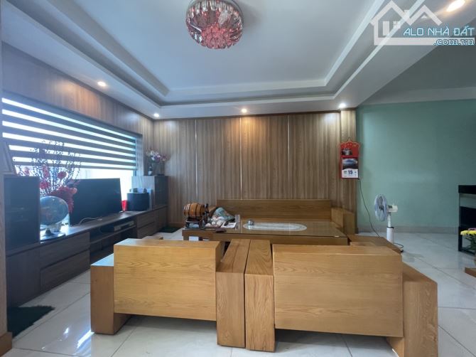Nhà bán, DT: 85m2 (5*17), giá 8,8 Tỷ, Đường 339 Phước Long B, Tp Thủ Đức - 7