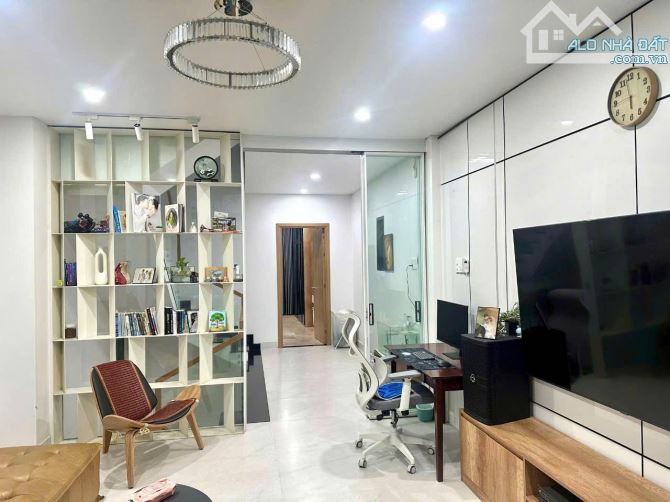 Giảm 400tr, Lê Trọng Tấn, Tân Phú, 4 tấm, 4.3x18, ô tô ngủ, giá 8.75 - 7
