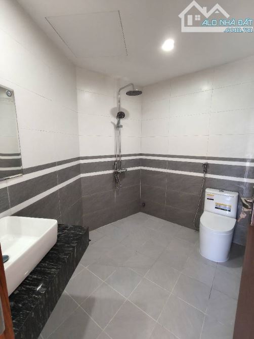 Thạch bàn - ô tô đỗ cổng, 15m ra ô tô tránh, 1km đến Aoen, giao giữa cổ linh với QL5 - 7