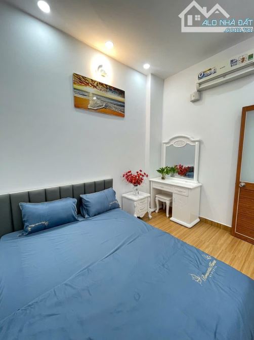 Nhà đẹp long lanh 3 lầu DT: 4.02 * 15.5 giá nhỉnh 6 toi - 7