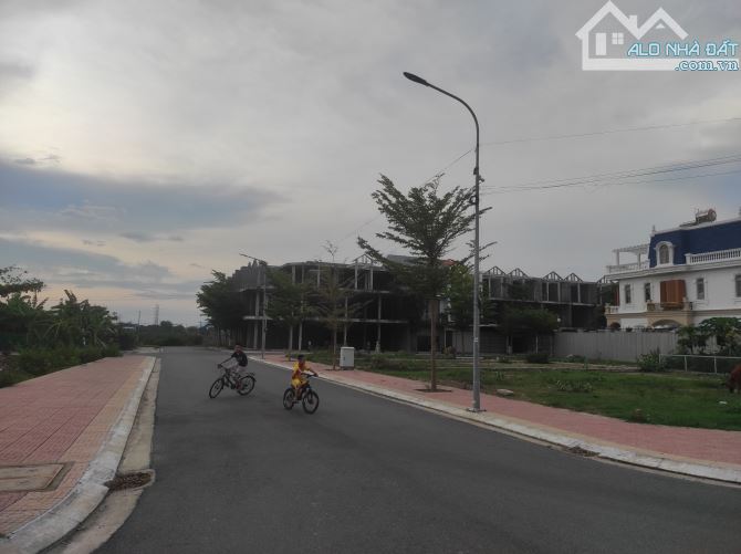 BÁN LÔ ĐẤT GẦN 250m2 ĐƯỢC PHÉP XÂY DỰNG GIÁ CHỈ 58tr/m2 GẦN ĐƯỜNG HÀN ĐIỀU P11 TP VŨNG TÀU - 7