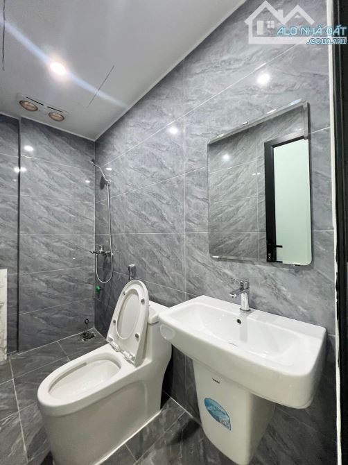 🏘 Nhà 5 tầng thang máy tại TĐC Xi Măng – Sở Dầu, Hồng Bàng – Giá 6 tỷ - 8