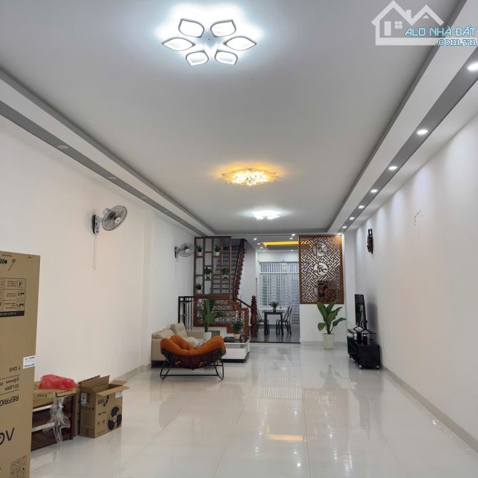 BÁN NHANH NHÀ 3 TẦNG -MT KINH DOANH ĐƯỜNG 7M5 SÁT VÕ CHÍ CÔNG VỊ TRÍ VÀNG. - 8